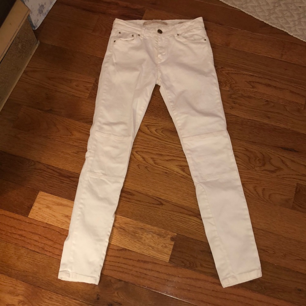 White skinny jeans